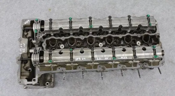 BMW Z4 E89 Engine head 7588249 11127588249