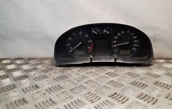 Volkswagen PASSAT B5 Speedometer (instrument cluster) 09051940090