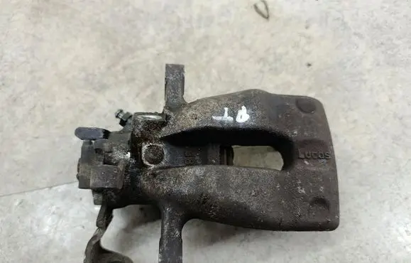 Opel Meriva B Rear brake caliper 