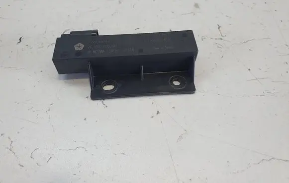 Dodge Durango Aerial antenna amplifier 68068148AA 67668 644691