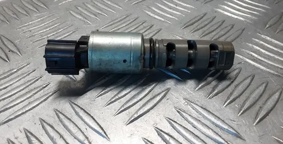 Toyota RAV 4 (XA40) Camshaft vanos timing valve 3370105010