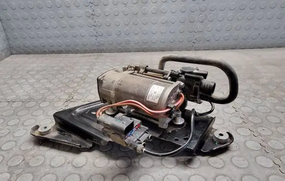 BMW i4 Air suspension compressor/pump 6894450
