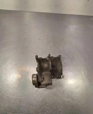 Hyundai Santa Fe Engine mounting bracket