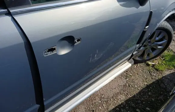 Opel Antara Front door