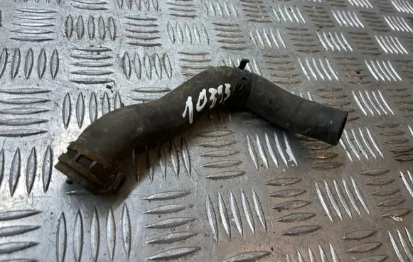 Volkswagen PASSAT B6 Engine coolant pipe/hose