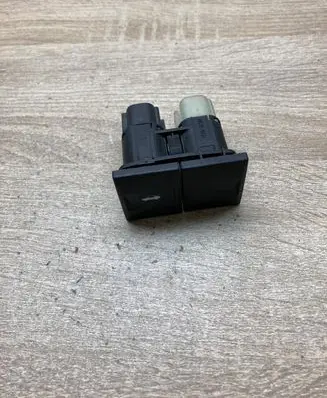 Ford Mondeo Mk III Tailgate opening switch 1S7T19B514AA