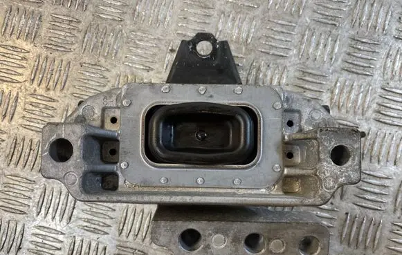 Mitsubishi Outlander Engine mount bracket 1502181