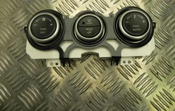 Mazda 6 Climate control unit GJ6AG1215 Y687