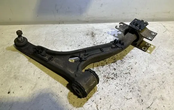 Mercedes-Benz A W176 Front lower control arm/wishbone