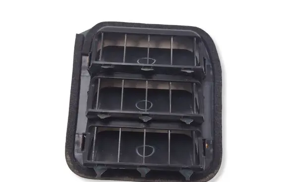 Honda CR-V Quarter panel pressure vent 75450