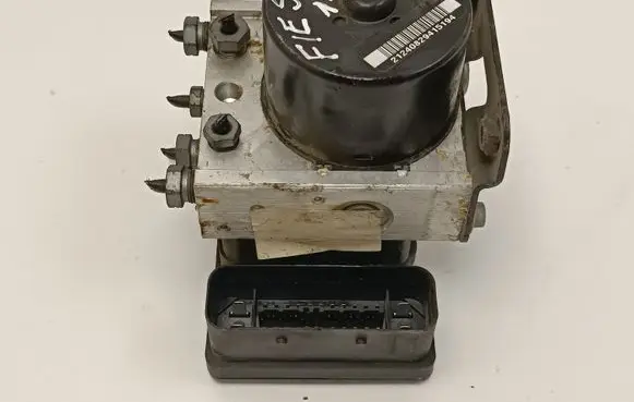 Ford Fiesta ABS Pump DZ39F15R34 06210955813