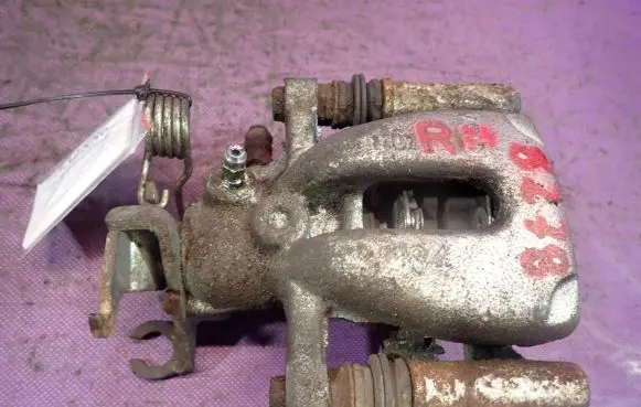 Mitsubishi Colt Rear brake caliper