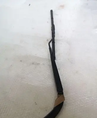 Ford Mustang VI Front wiper blade arm FR3B17B589