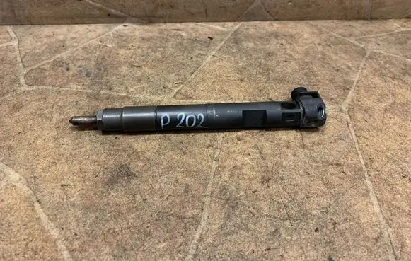 Mercedes-Benz C W204 Fuel injector A6510700587
