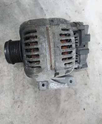 Volvo XC90 Generator/alternator 30658085 0124525060