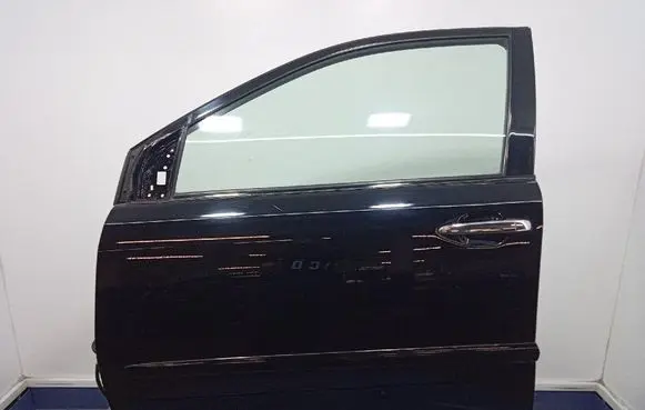 Cadillac SRX Front door 