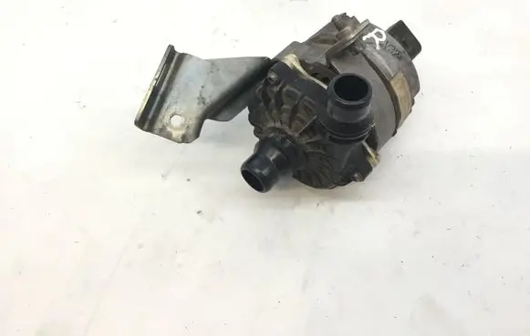 Mercedes-Benz C AMG W205 Water pump A0005003800 A2056223000