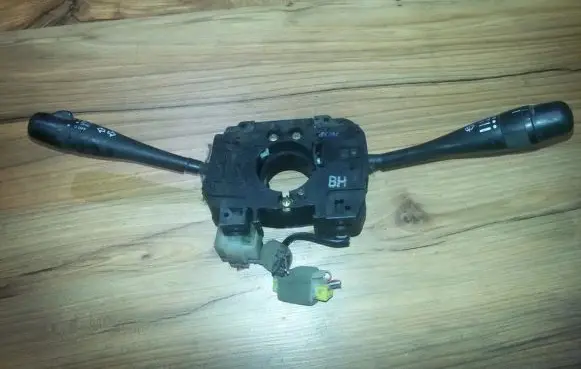 Nissan Sunny Wiper turn signal indicator stalk/switch