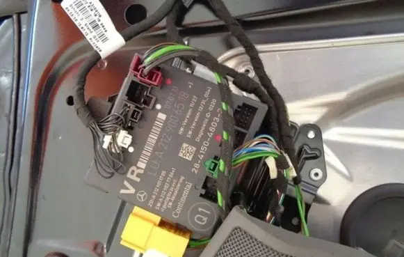 Mercedes-Benz E W212 Door control unit/module 2129006518