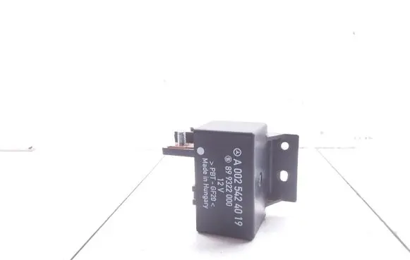 Volkswagen Crafter Glow plug pre-heat relay A0025424019 899322000