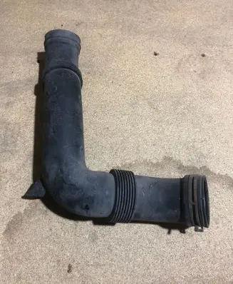 Volkswagen Jetta V Air intake hose/pipe 1K0129618AJ