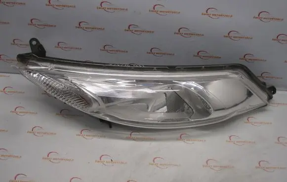 Nissan Juke I F15 Headlight/headlamp 