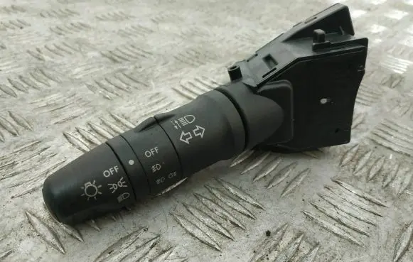 Nissan Primera Indicator stalk 25540AV600