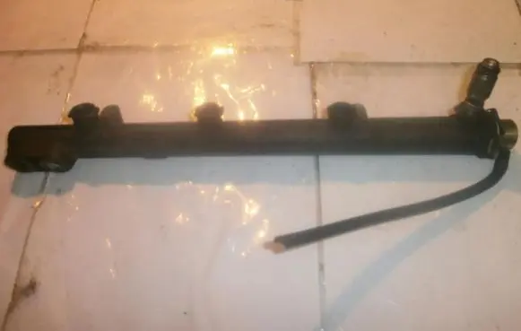 Fuel main line pipe