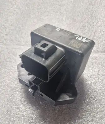 Ford Explorer V Fuel pump relay FU5A9D370JA