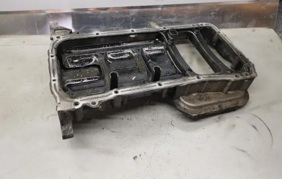 Nissan X-Trail T30 Oil sump