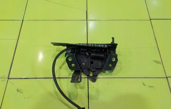 Lancia Beta Engine bonnet/hood lock/catch CL2