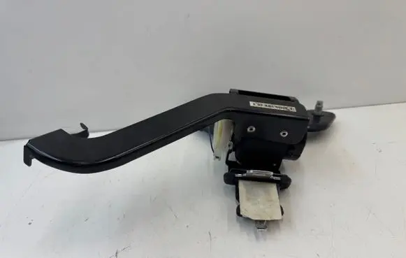 Honda CR-V Middle seatbelt (rear) 6073772