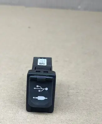 Toyota C-HR I USB socket connector 86190F4010