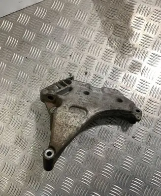 Volkswagen PASSAT B7 Engine mounting bracket 03L199207
