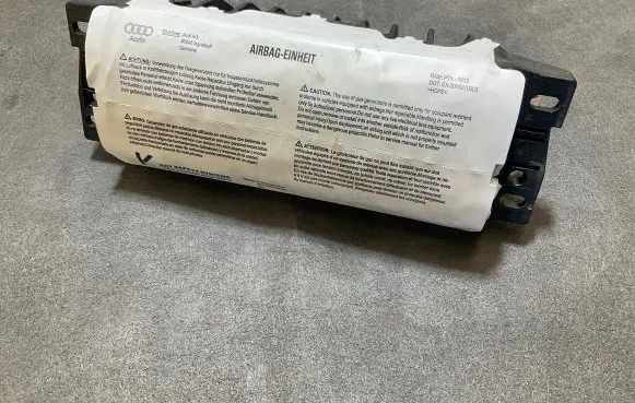 Audi A5 8T 8F Passenger airbag 8T0880204