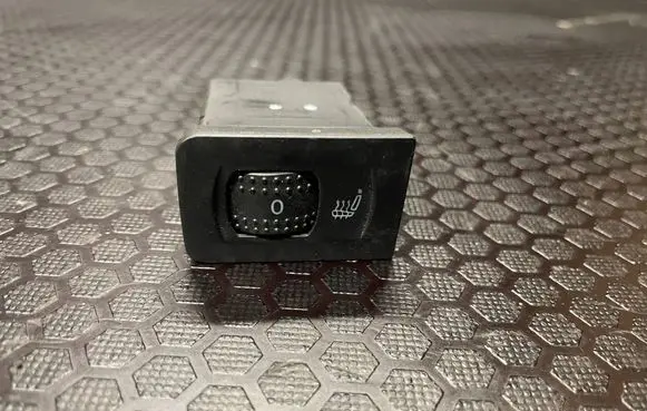 Volkswagen Golf IV Seat heating switch 1J0963563B
