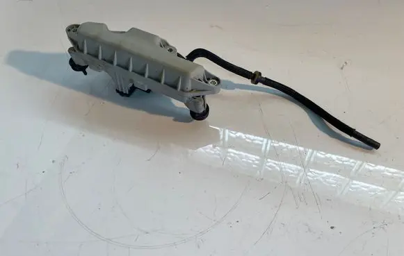 Volvo XC90 Vacuum air tank 31480478