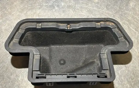 Peugeot 3008 I Glove box