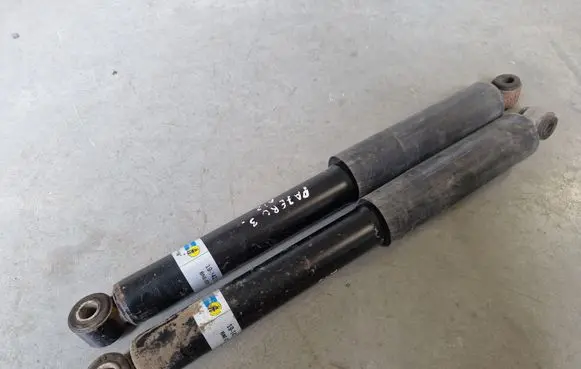 Mitsubishi Pajero Sport I Rear shock absorber/damper 