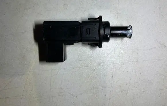 Chrysler Pacifica Brake pedal sensor switch 68236598AA 64304A