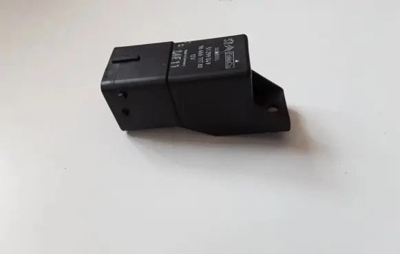 Peugeot 508 Glow plug pre-heat relay 9666671780