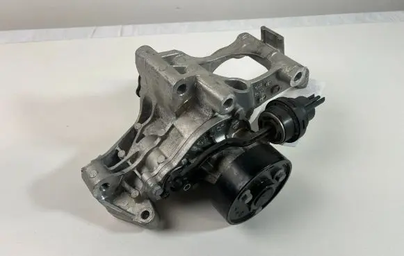 BMW 4 F36 Gran coupe Water pump 7644809