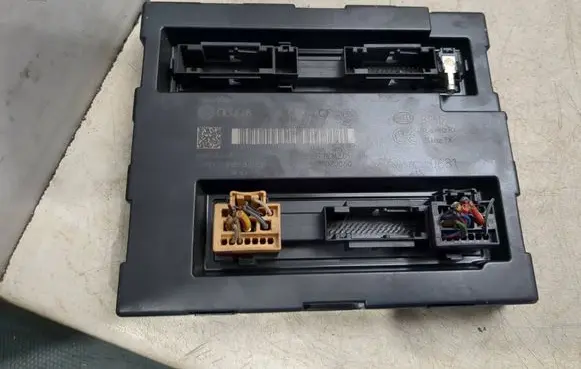 Audi A5 8T 8F Comfort/convenience module 8K0907064CP 5DK00991883