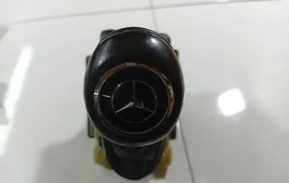 Mercedes-Benz 100 W631 Gear shifter/selector 211267014