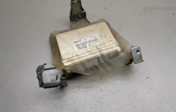 Toyota Yaris Engine control unit/module 0281011649 8966152891 4079180322
