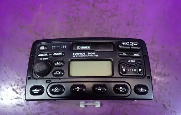 Ford Focus Radio/CD/DVD/GPS head unit 