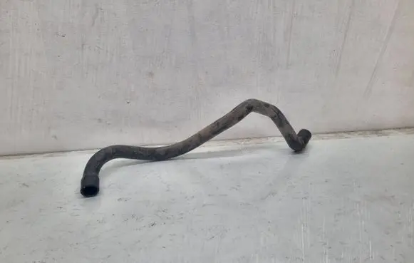 Volkswagen PASSAT B6 Engine coolant pipe/hose