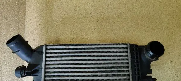Peugeot 407 Intercooler radiator 9657073480