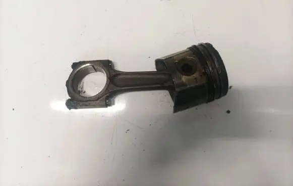 Citroen Berlingo Piston with connecting rod