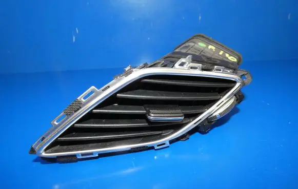 Hyundai i40 Dash center air vent grill